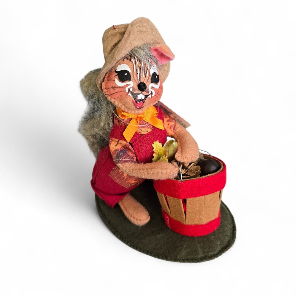 Vintage Annalee Autumn Squirrel with Acorn Basket Fall Harvest Decor Collectible - Picture 2 of 10